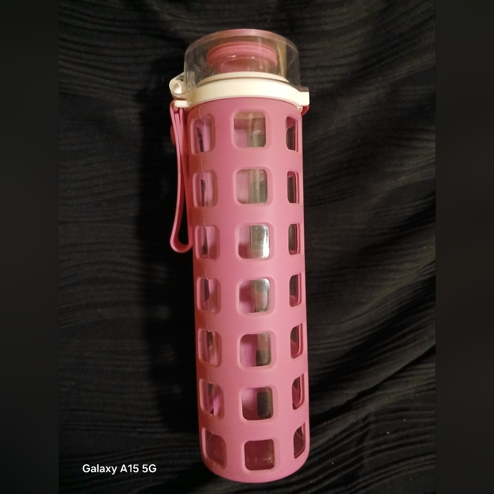 Ello Neon Pink 20oz glass water bottle grip sleeve (121924D)